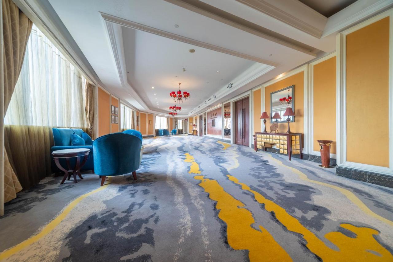 Ramada Yichang Hotel Exterior photo