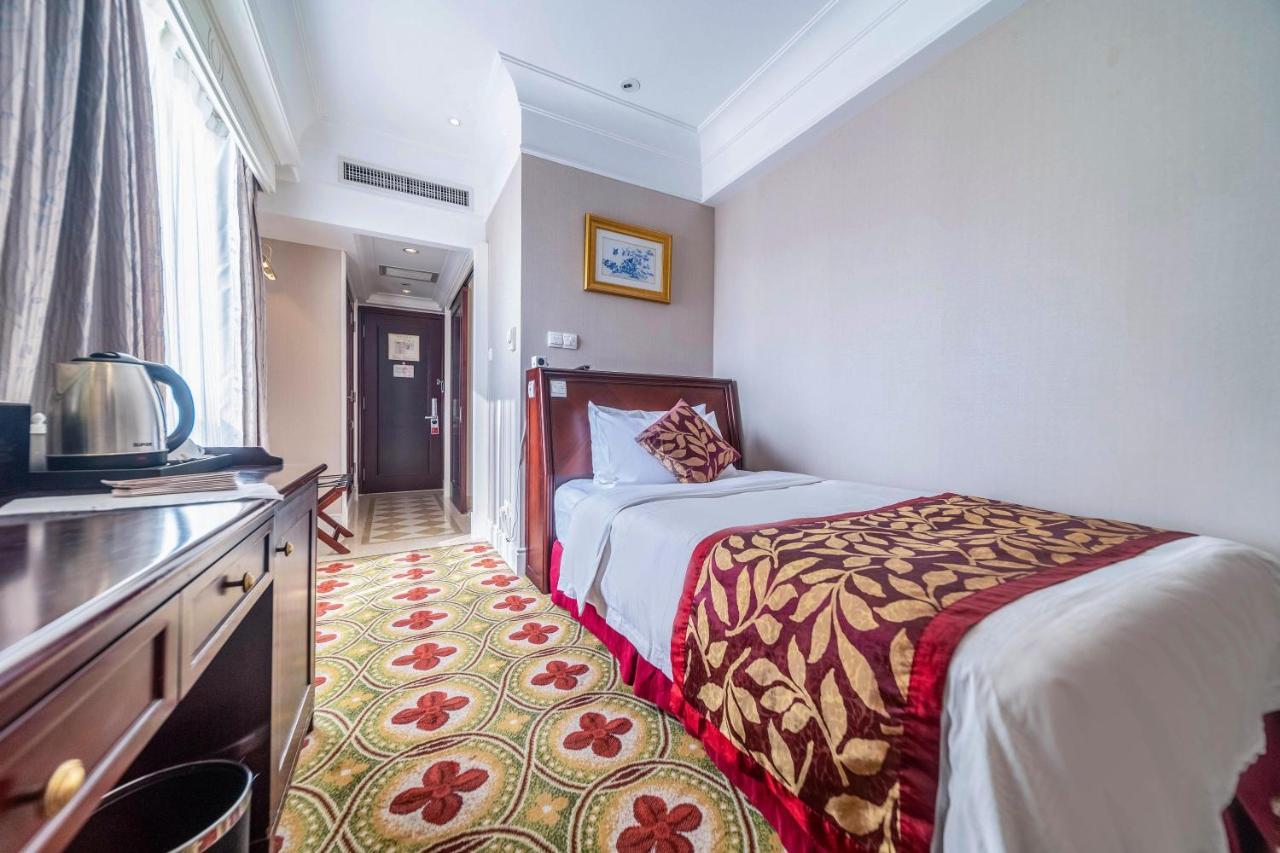 Ramada Yichang Hotel Exterior photo