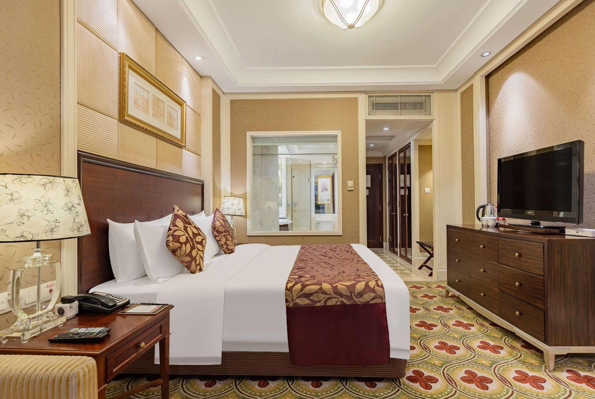 Ramada Yichang Hotel Exterior photo