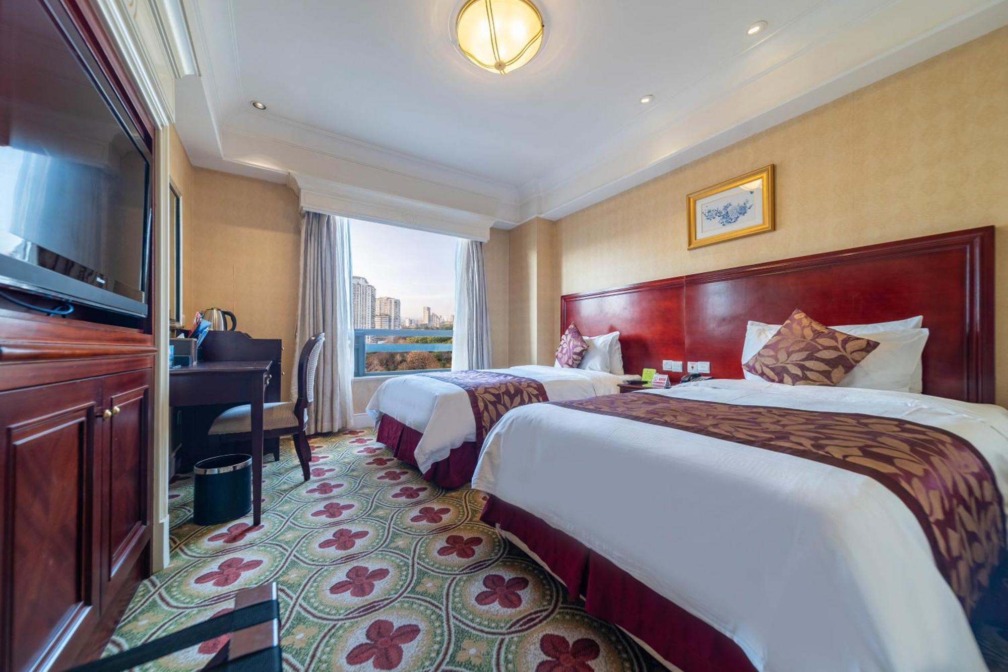 Ramada Yichang Hotel Exterior photo